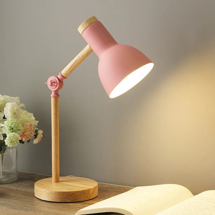 Skanto | Tre Justerbar Bordlampe | Nordisk Belysning