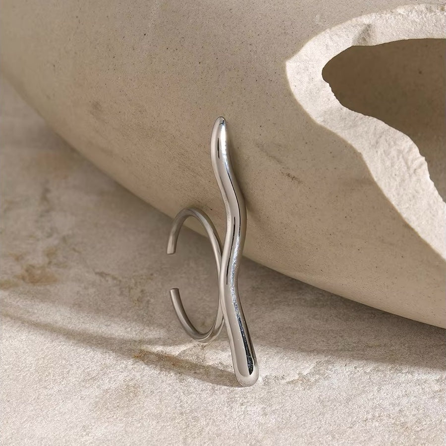 Skanto | Distinkt Bar Ripple Ring