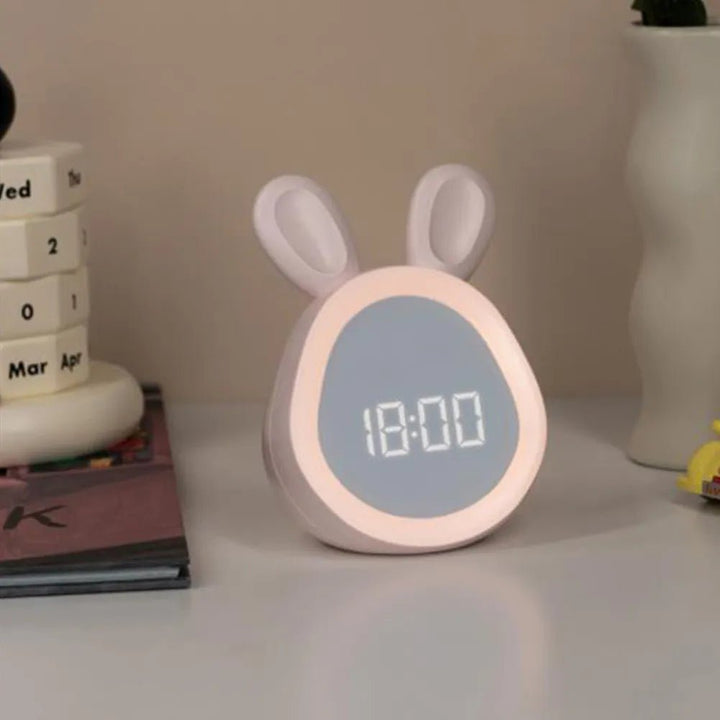 Kanin-formet barneklokke med LED-nattlys - BunniGlow | Skanto