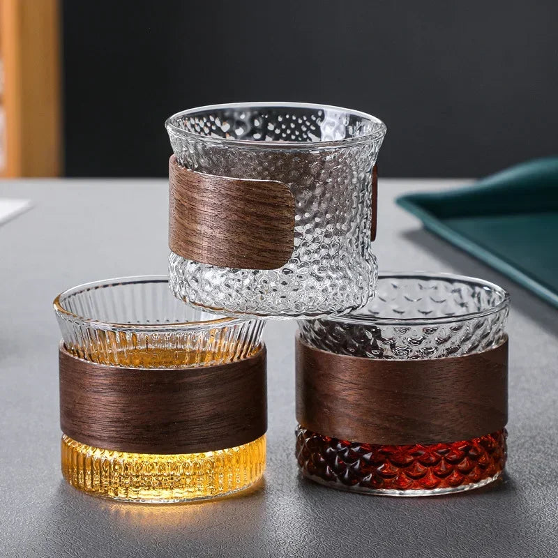 OakFlow Whisky Tumbler – Håndlaget glass med trefinish | Skanto
