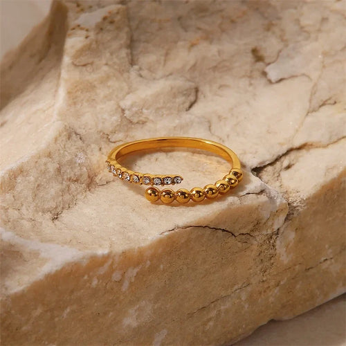 Skanto | 18k Perlebehandlet & Zirkontuppet Ring