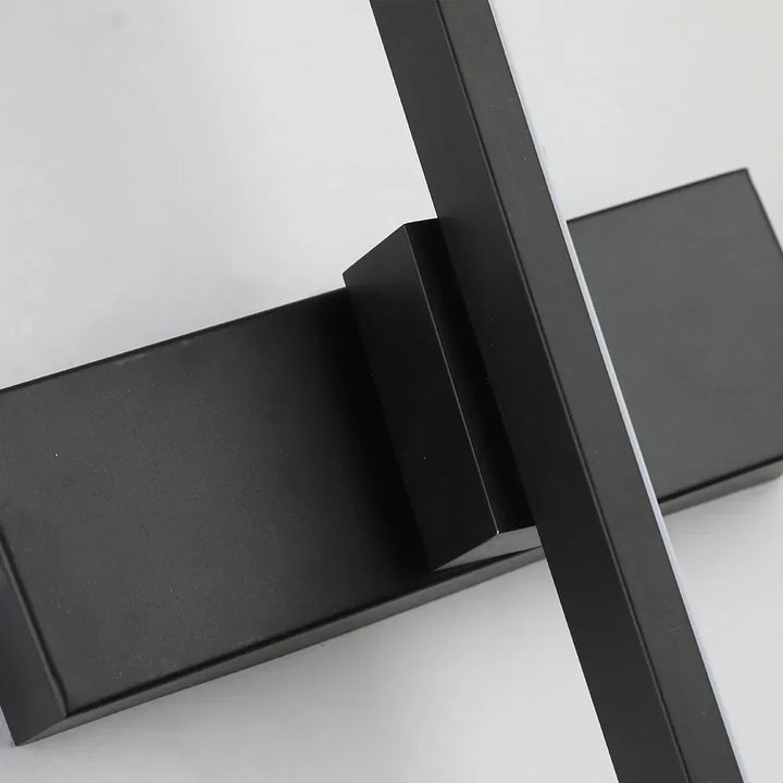 Skanto | PlugLuxe – Elegant skandinavisk vegglampe med plugg for stilige interiører