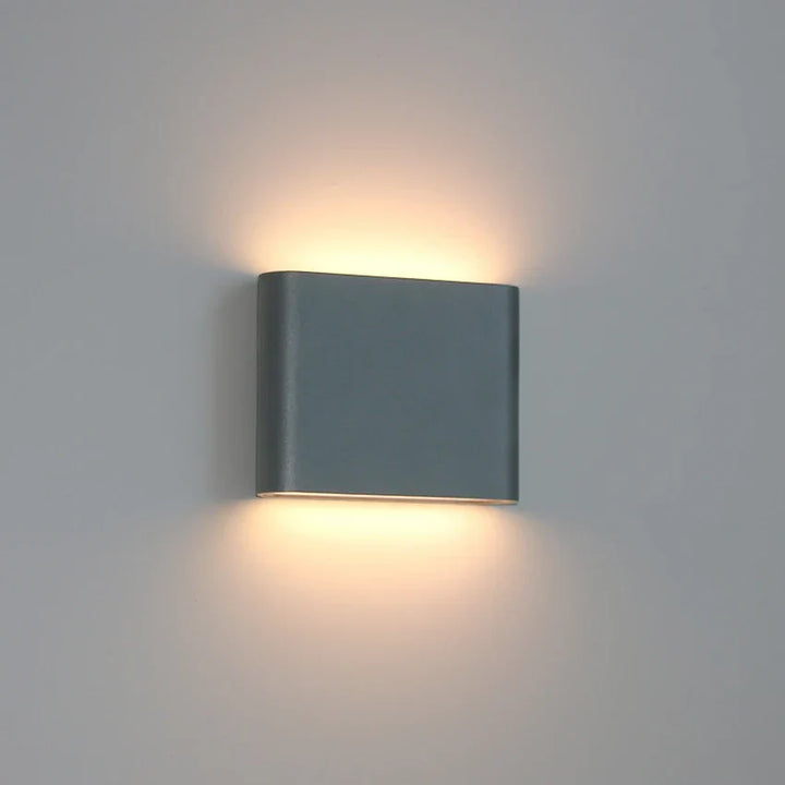 Værbestandig LED vegglampe, Robust dekorativ vegglampe for innendørs og utendørs bruk | Skanto