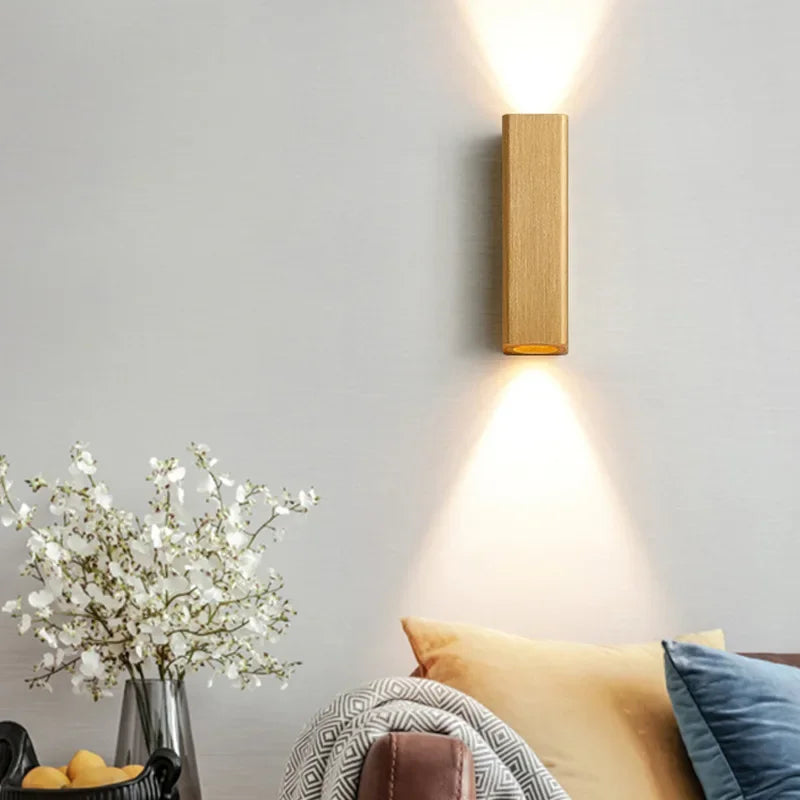 LumiGlow - Stillegående LED Vegglampe med Varme og Kjølige Lys | Skanto