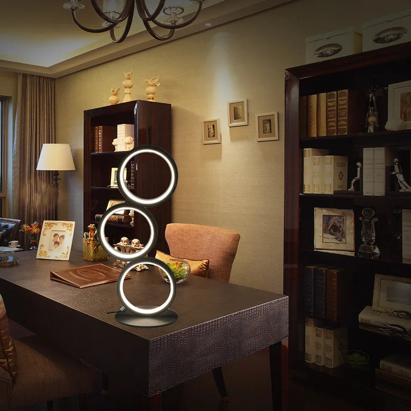 Skanto | Stilig lampe med dimbar lys for lesekomfort