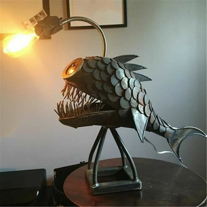 Skanto | Fiskelykt Bordlampe – Håndlaget Justerbar Lampe med Rustikk Fiskedesign