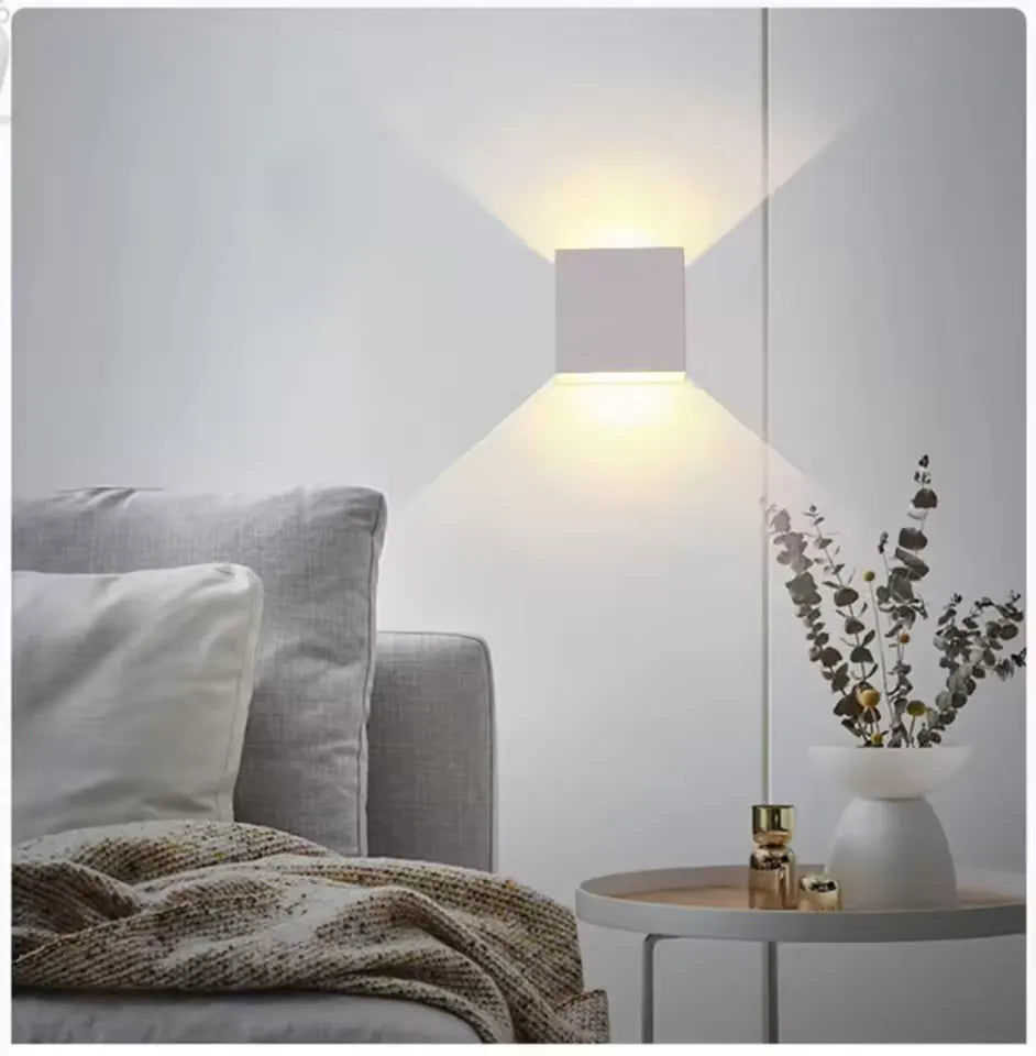 Skanto | ElegantBeam – Minimalist Vegglampe for Sofistikert Belysning
