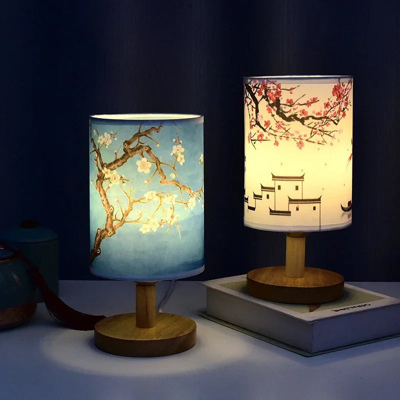 Skanto | LiánHua LED Bordlampe Plomblomst | Dimbar | Stoffske i kinesisk stil | Varm hvit lys | EU-plugg