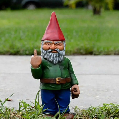 Skanto | Morsom Full Nisse Figur med Midtfinger for Hage og Gressmark