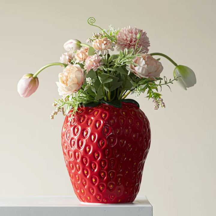 Stygg Jordbær Vase | Skanto