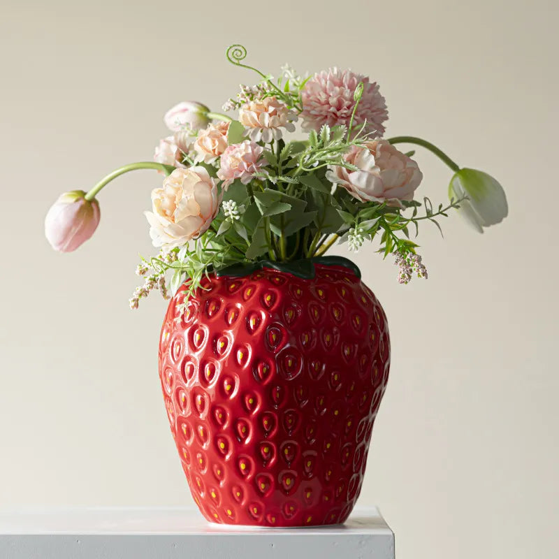 Skanto | Ugly Strawberry Vase