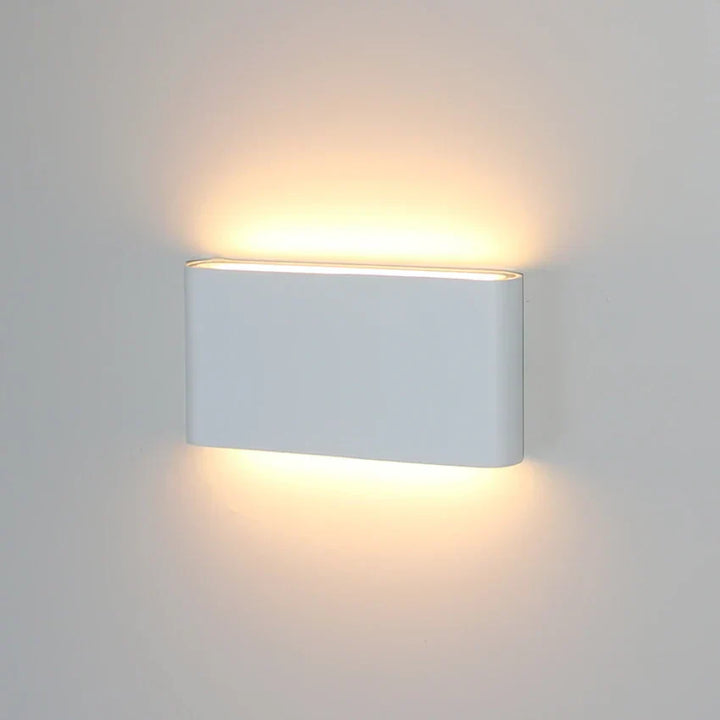 Værbestandig LED vegglampe, Robust dekorativ vegglampe for innendørs og utendørs bruk | Skanto