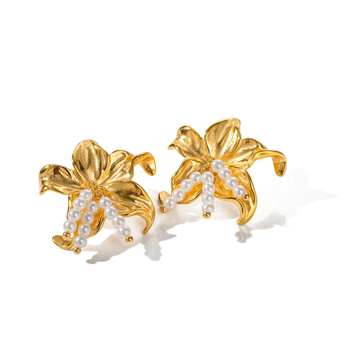 Skanto | Elegant Lily Floral Pearl Earrings
