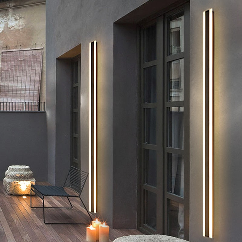 Skanto | Lang Strip LED Elegant Vegglampe