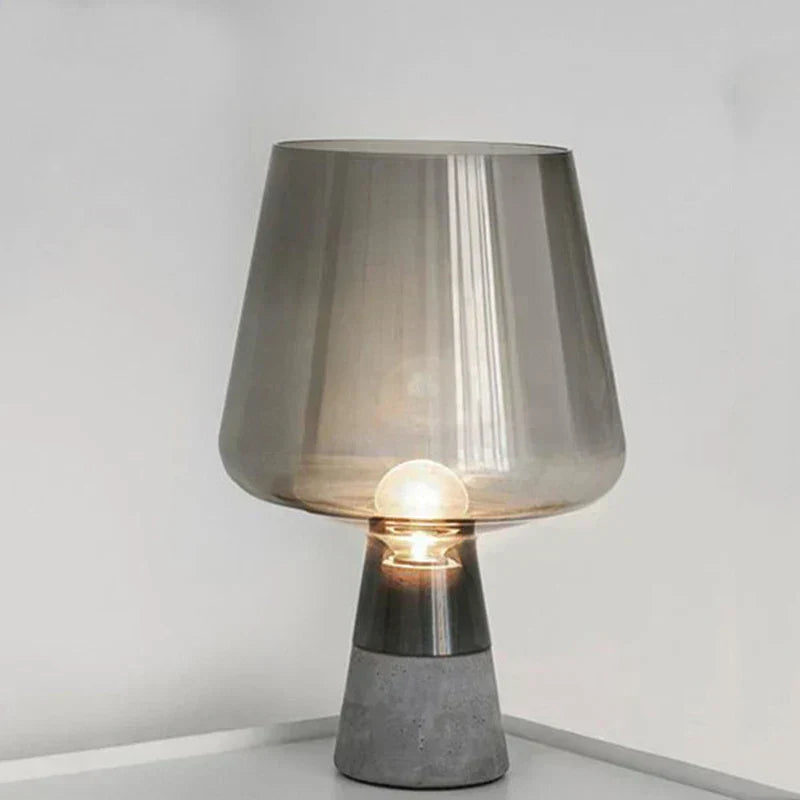 Skanto | Moderne skrivebordslampe med betongutseende og elegant utseende