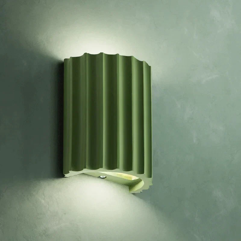 Skanto | WarmthAura | Vegglampe laget av harpiks for en varm atmosfære