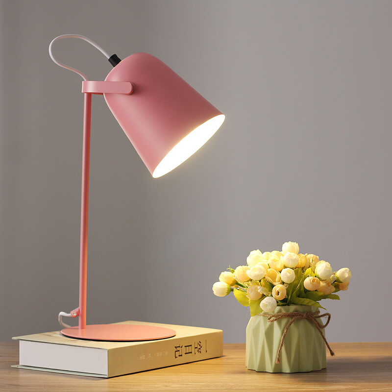 LumiTouch – Minimalist bordlampe med tripod-base og berøringskontroll Skanto