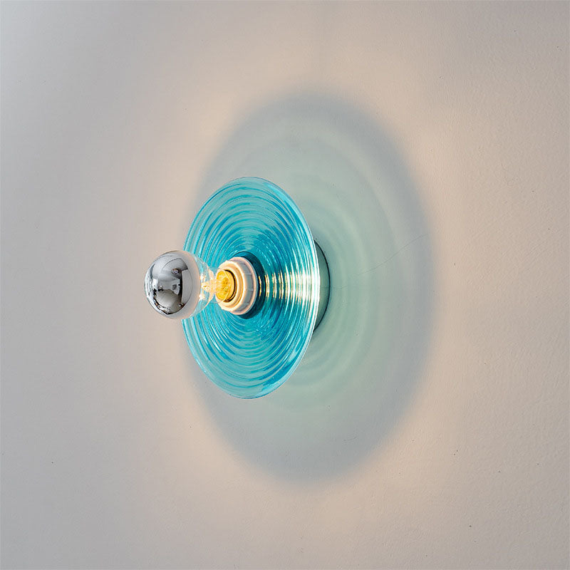 Tidløs glassvegglampe for allsidig belysning Skanto