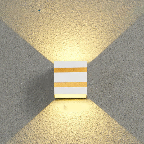 Minimalistisk, firkantet LED-vegglampe i aluminium for utendørs bruk – vanntett og kubeformet
