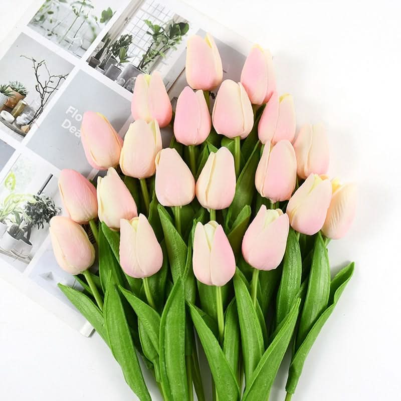 Künstlicher Tulpenstrauß mit realistisk wirkenden Blüten