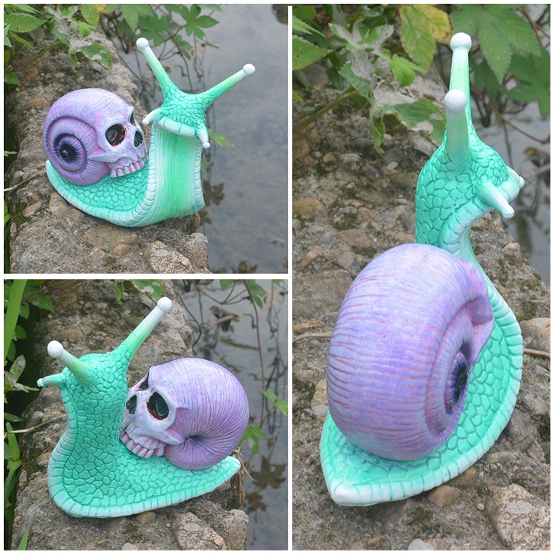 Skanto | Snail Skull Halloween Patio Skulptur
