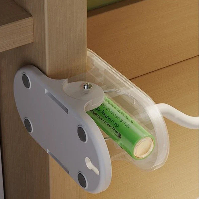 Skanto | ClipLuma LED Bordlampe | USB Oppladbar | 3 Lysstyrkenivåer | Øyevennlig | Med Klemfeste