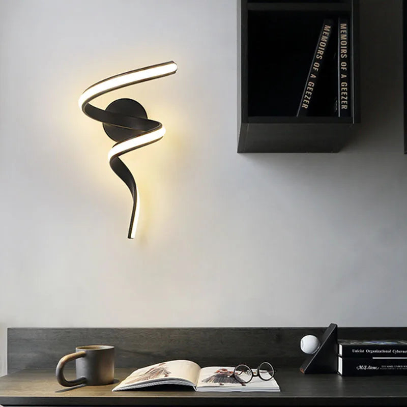 Skanto | LED Vegglampe NordLED Vegglys | Nordisk Spiral Design | Modern & Energisparende | For Soverom, Gang & Stue Spiral Lysestake for Trap Soverom Nattbord Studie Gang Bakgrunn Innendørs Dekor Veggbelysningsarmaturer