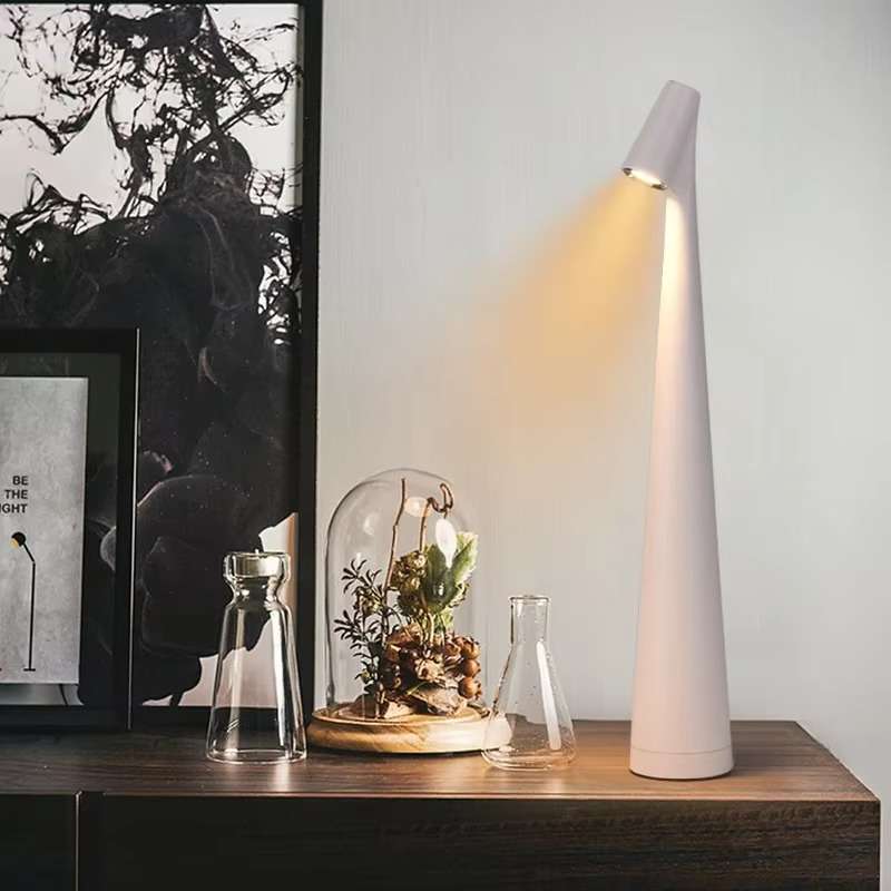 Skanto | Multi-Setting Oppladbar LED Skrivebordlampe – Perfekt for Atmosfære og Utendørs