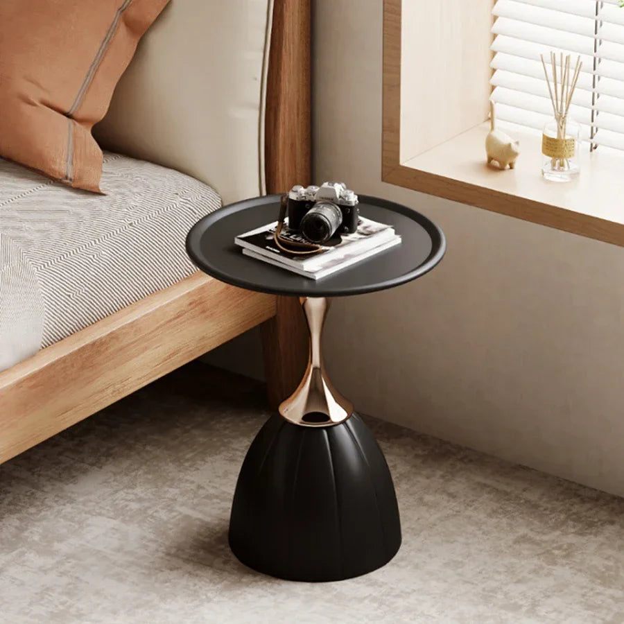 Skanto | Nordic Lotus Side Table i skandinavisk design