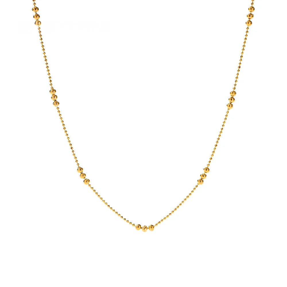 Skanto | 16k Delikat Triple Perle Accent Halskjede