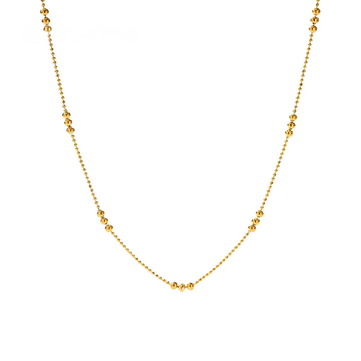 Skanto | 16k Delikat Triple Perle Accent Halskjede