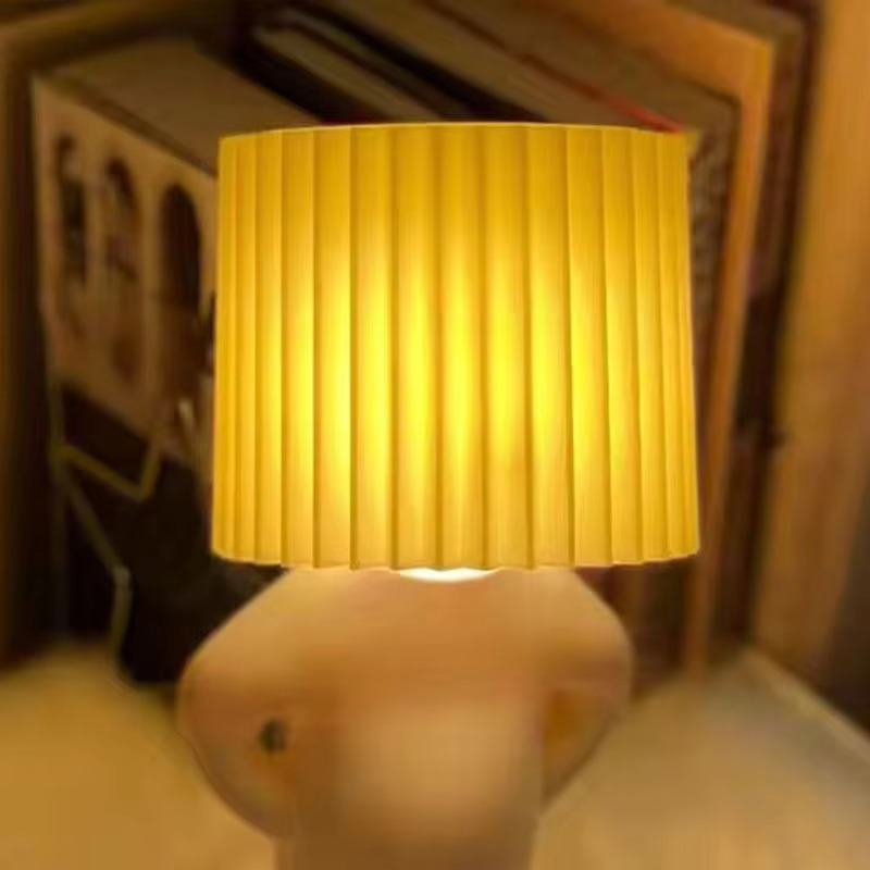 Skanto | Kreativ Bordbok Lys – LED Skrivebord Lampe med Unik Design