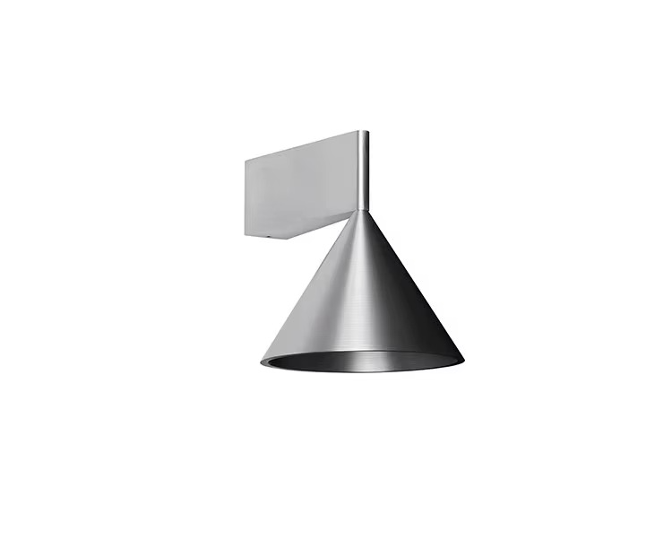 Skanto | Elegant nordisk konformet vegglampe for moderne interiører