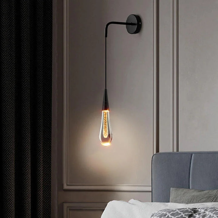 Skanto | Elegant Vegglampe med Funksjonelle Krystaller