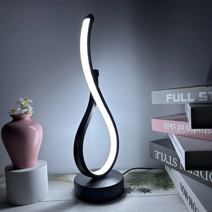 Skanto | Lumoara LED bordlampe | Dimmbar | 3 lysefarger | Moderne design