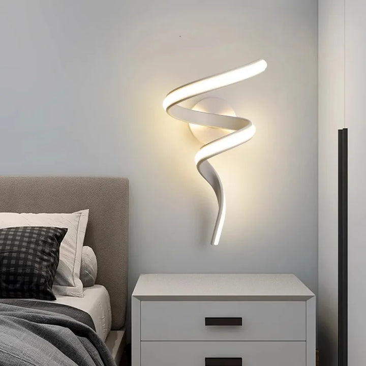 Skanto | LED Vegglampe NordLED Vegglys | Nordisk Spiral Design | Modern & Energisparende | For Soverom, Gang & Stue Spiral Lysestake for Trap Soverom Nattbord Studie Gang Bakgrunn Innendørs Dekor Veggbelysningsarmaturer