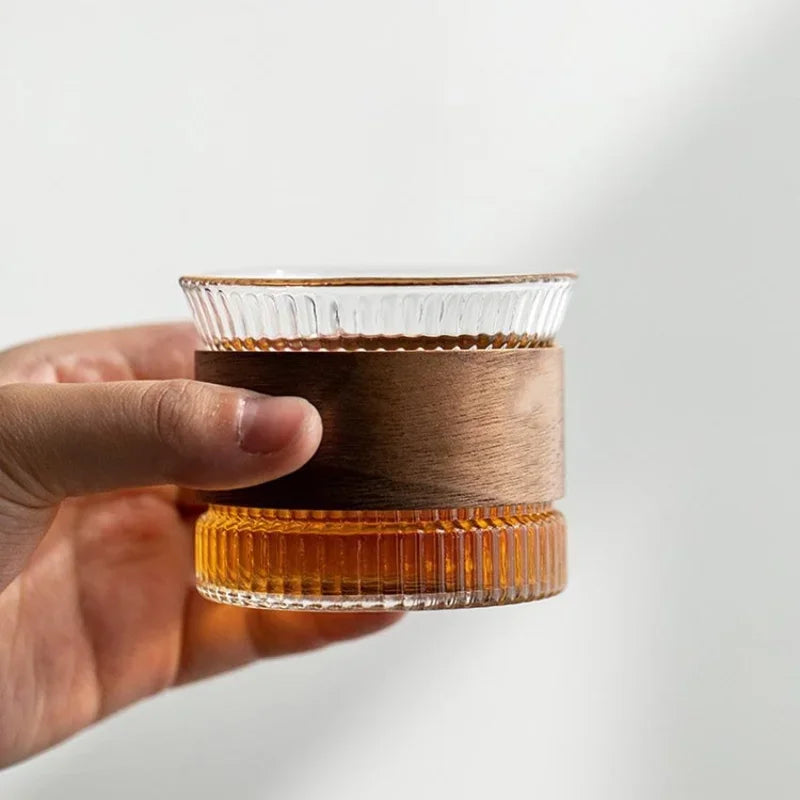 OakFlow Whisky Tumbler – Håndlaget glass med trefinish | Skanto