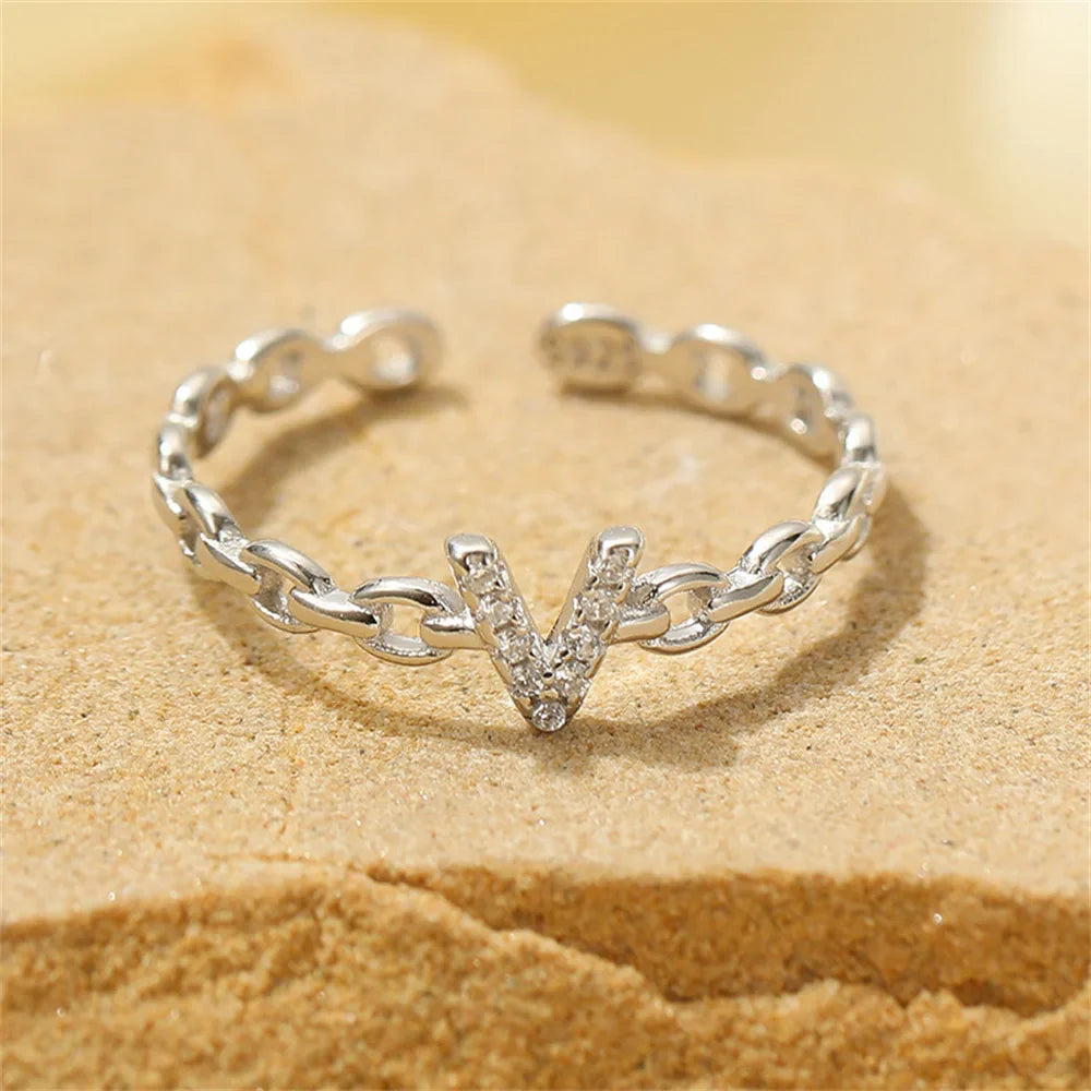 Skanto | Delikat Diamant Bokstav Initial Ring