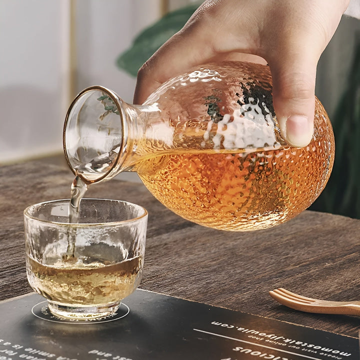Japansk sake-sett i glass – elegant karaffel med kopper | Perfekt for vin, whisky og likør