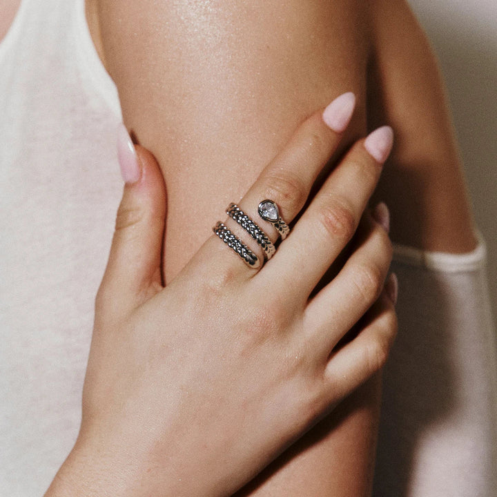 Skanto | Triple Wrap Diamond Eye Leaf Textured Ring