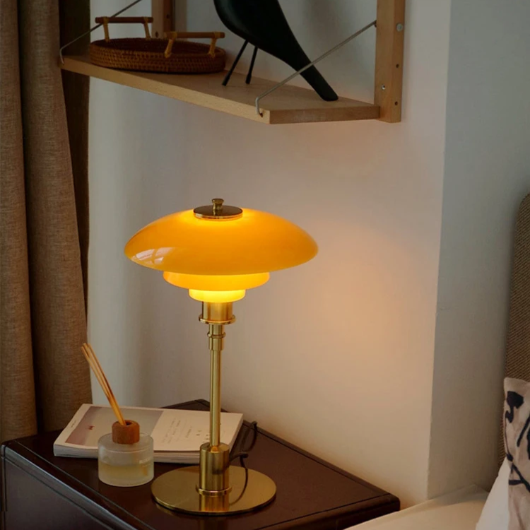 Skanto | Retro Design Glass Bordlampe