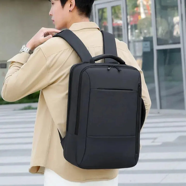 Simple Life USB-ladbart forretningsryggsekk | Skanto