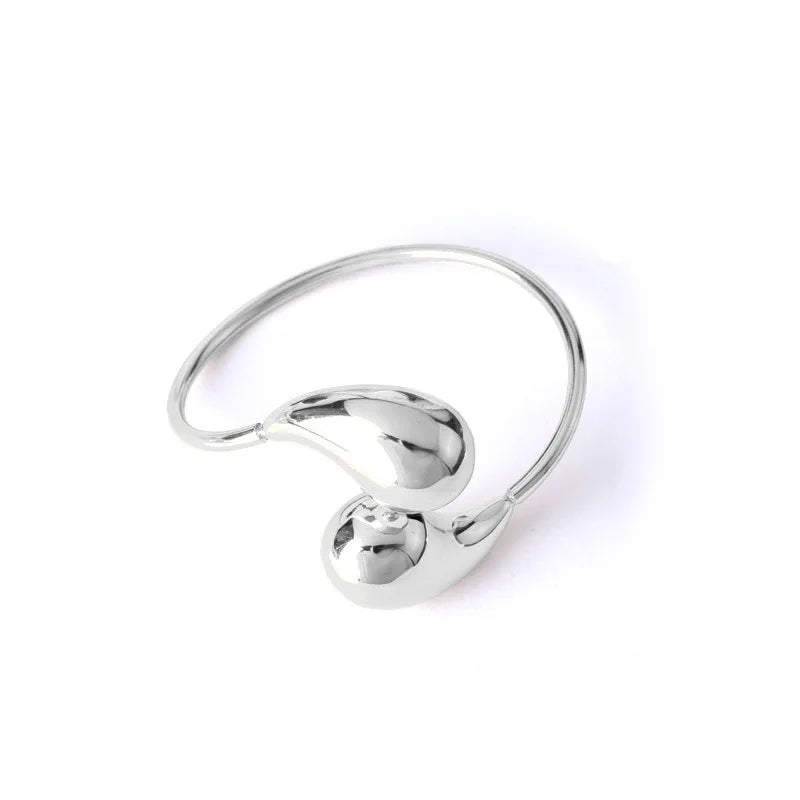 Skanto | Bold Vanndråpe Bangle Armbånd