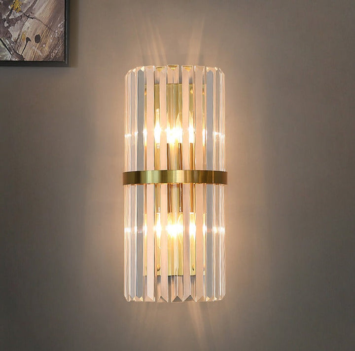 Skanto | GoldenGleam – Elegant Gullvegglampe med Varme Glød