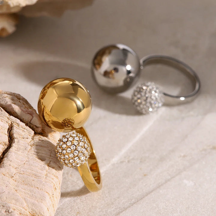 Skanto | Asymmetrisk Diamant Aksetert Kule Ring