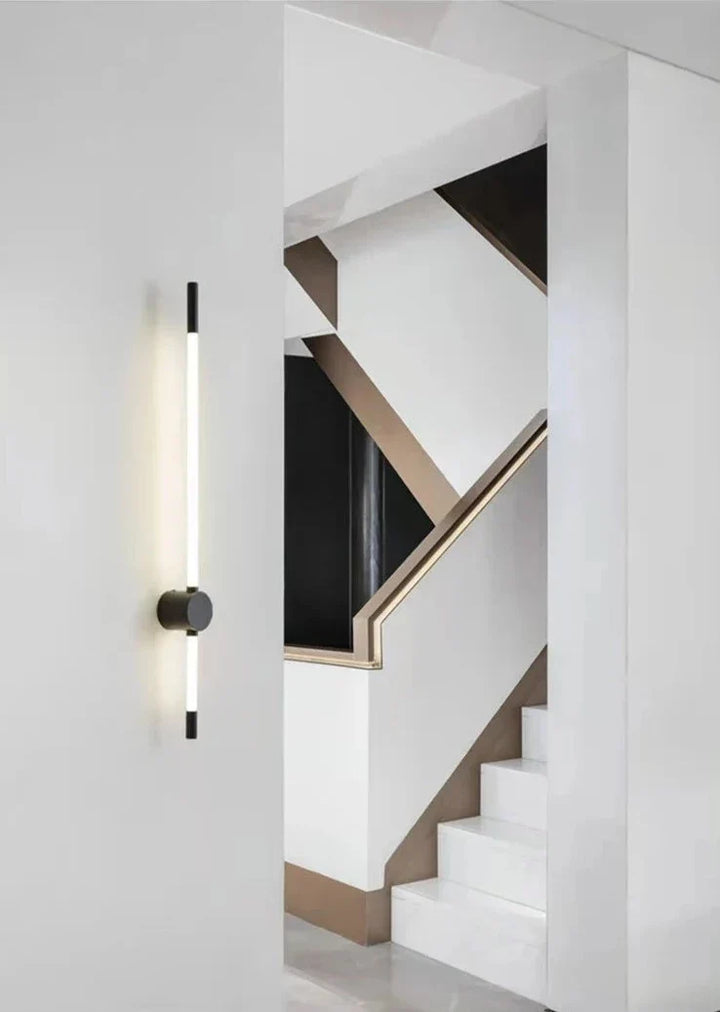 Skanto | AstraBeam – Vertikal LED Vegglampe for Moderne Interiør