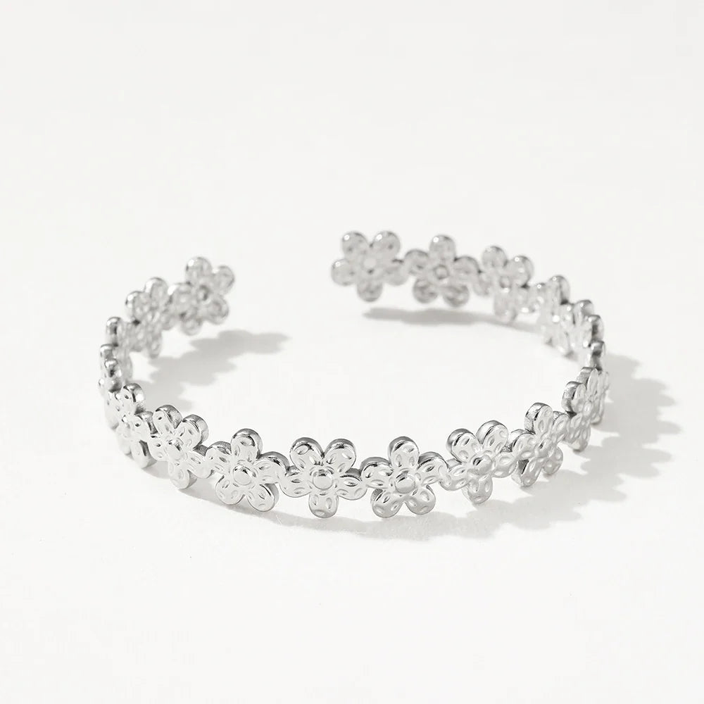Skanto | Teksturert Blomster Bangle Cuff Armbånd