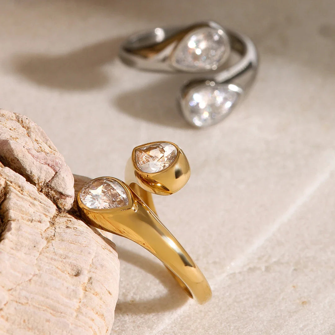 Skanto | Dråpeformet diamantdekorert innpakningsring