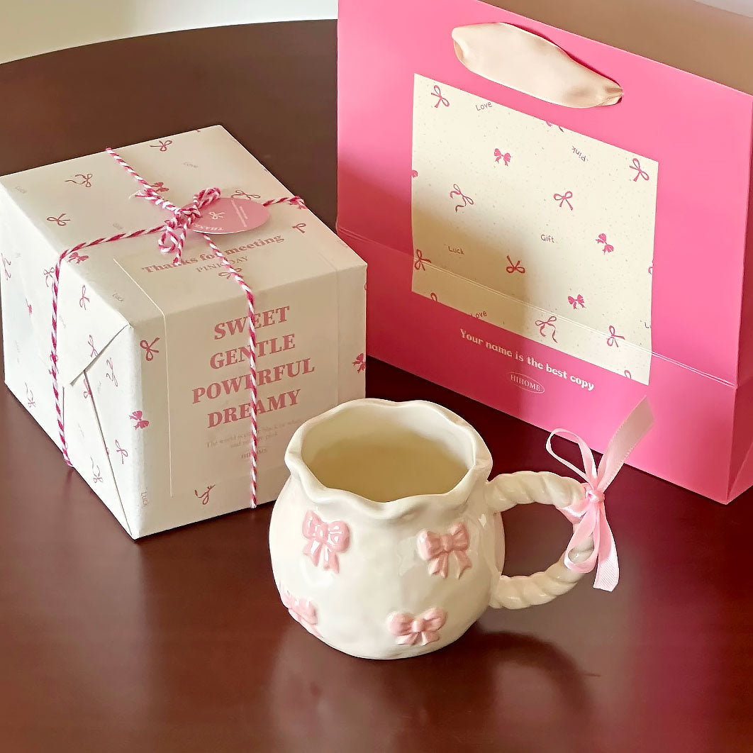Bånd-pyntet keramisk krus – Håndlaget eleganse for kaffe- og teelskere | Skanto