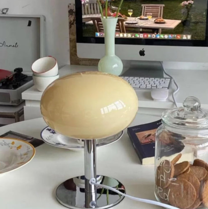 SérénitéMagique - Elegant beige bordlampe for ambientebelysning Skanto